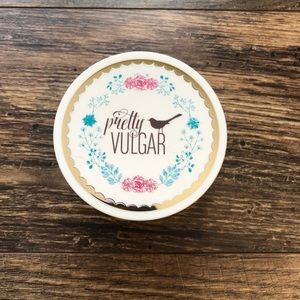 Pretty vulgar matte translucent powder